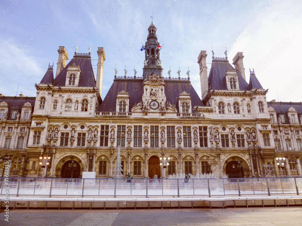 Retro look Hotel de Ville Paris Retro look Hotel de Ville Paris