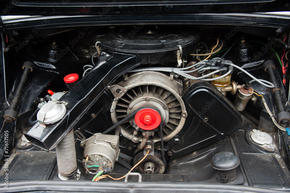 Obraz premium Engine of vintage car