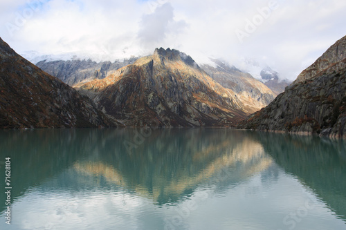 Fototapeta Naklejka Na Ścianę i Meble -  lago di Goscheneralp - Svizzera