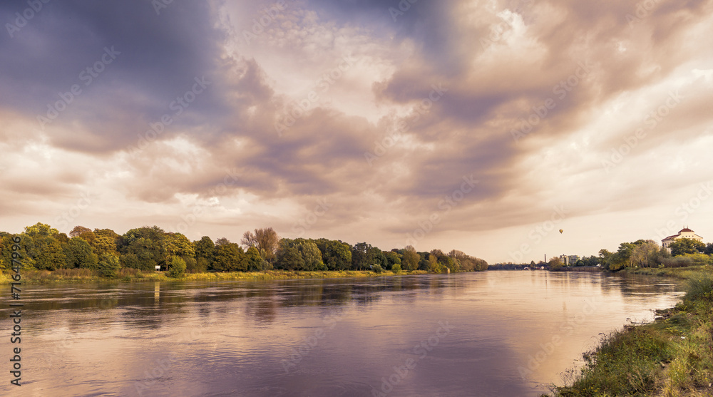 Elbe in Magdeburg 07996