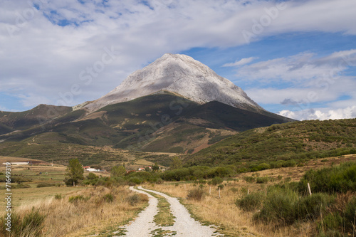 Camino, Valverde de la Sierra y Pico Espigüete.