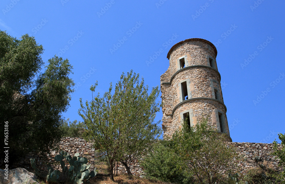 Ruines du château de Grimaud (Var)