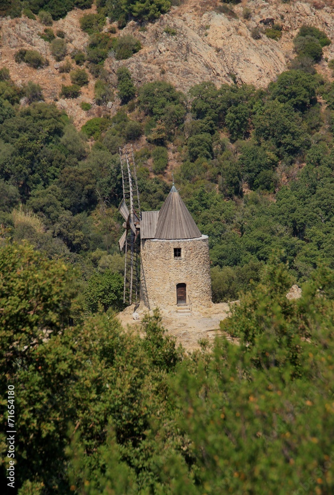 Moulin à vent de Saint-Roch.