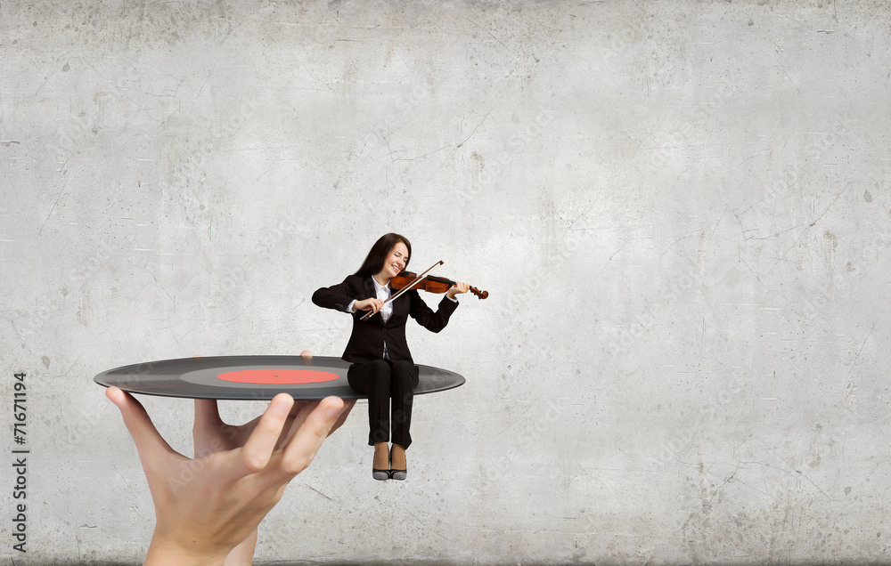 Woman violinist Woman violinist