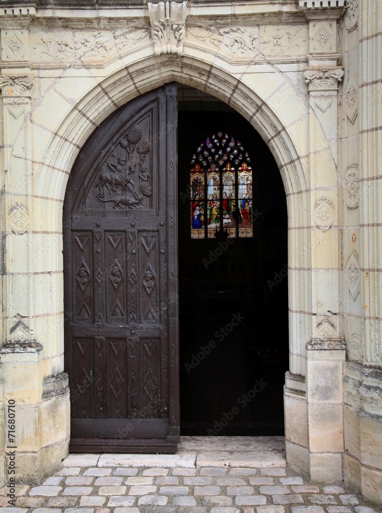 Église de la Translation de Saint-Martin: Portail.