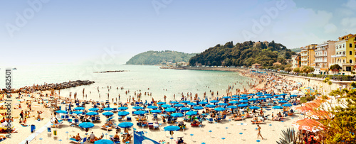 crowded beach in Lerici, Italy © eddygaleotti