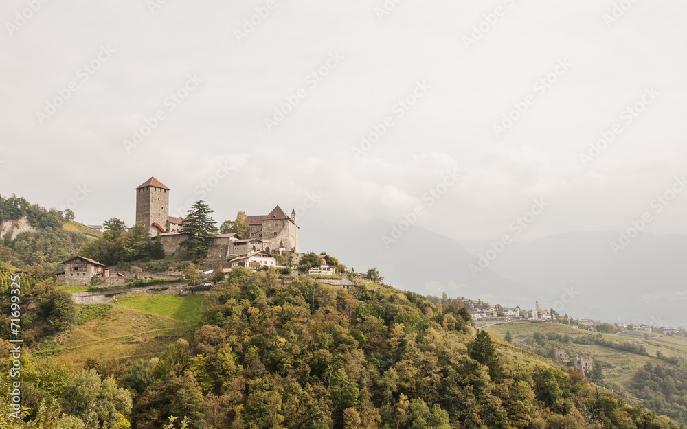 Meran, Dorf Triol, Schloss Tirol, Vinschgau, Südtirol, Italien