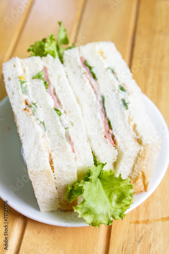 Sandwich with ham.