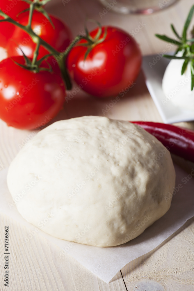 roher Hefeteig für Pizza roher Hefeteig für Pizza