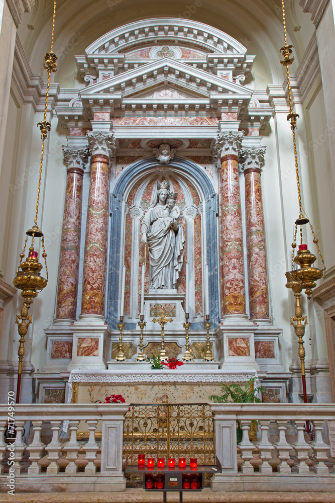 Venice - Side altar in church Santa Maria del Rosario