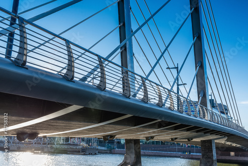 Obraz na płótnie Bridge in Helsinki Ruoholahti w salonie