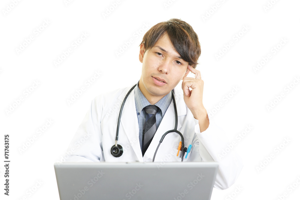 頭痛を訴える医師