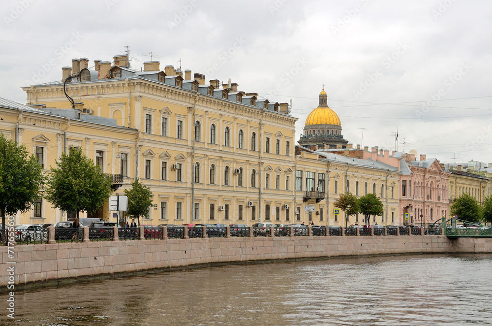 Набережная Мойки в пасмурную погоду, Санкт-Петербург