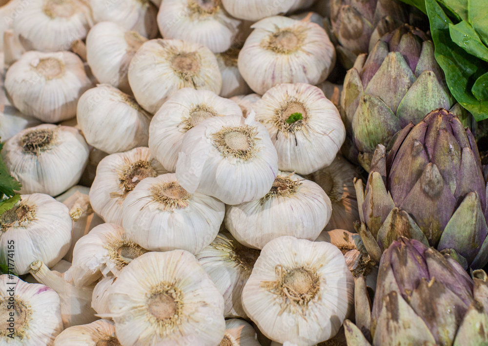 Fres Garlic bulbs at food market Fres Garlic bulbs at food market