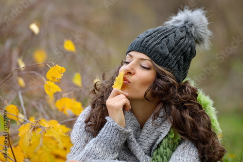 young woman portrait outdoor in autumn