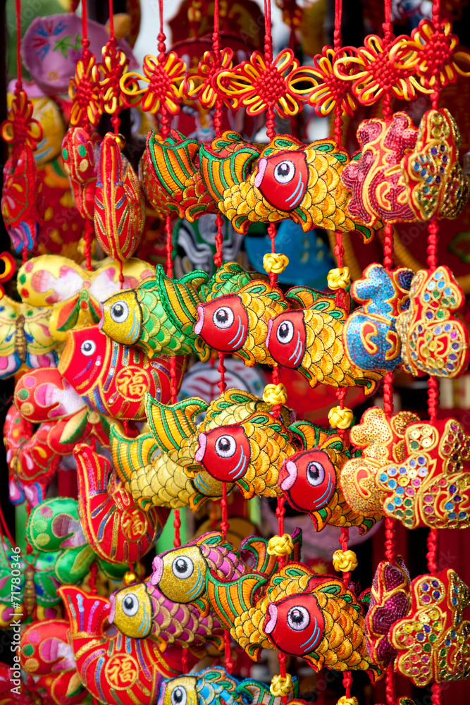 chinese amulets as souvenirs