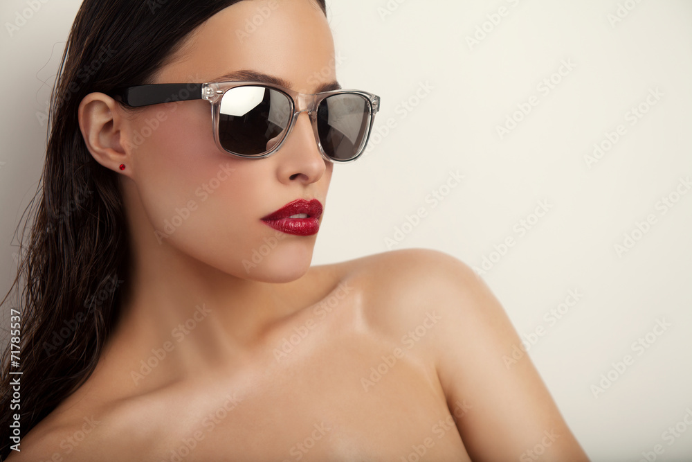 red lips and sunglasses red lips and sunglasses