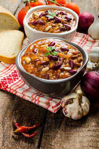 Homemade chilli con carne, bio bread