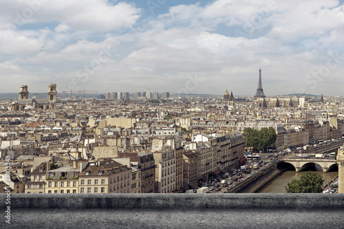 Paris city skyline © ChenPG