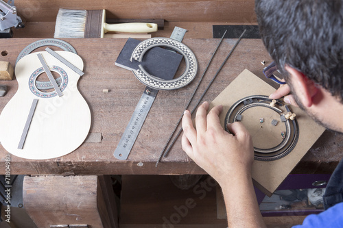 luthier and the rosette photo