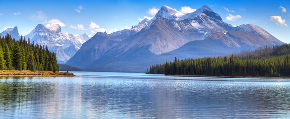 Papier peint photo Canada Maligne Lake  © aiisha