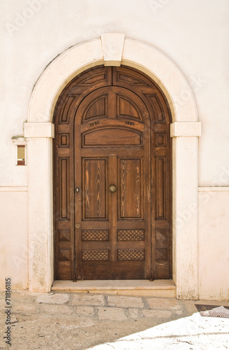 Wooden door. Fasano. Puglia. Italy. © Mi.Ti.