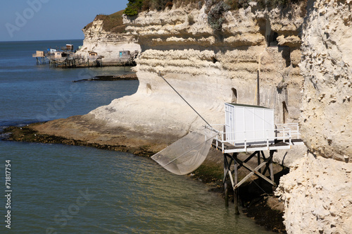 Falaise et Ponton de pêche au carrelet - Meschers-sur-Gironde photo