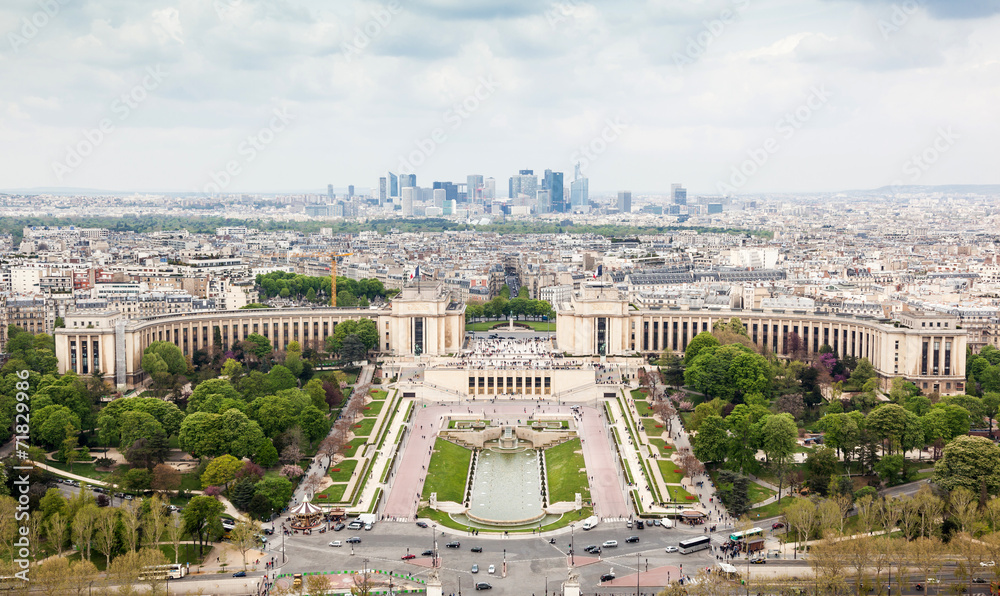 Fototapeta premium Panorama of Paris, the Trocadero and La Defense.