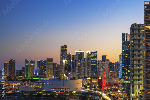 Horizontal view of Miami downtown at sunset © Frédéric Prochasson
