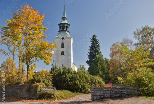 Kirche Dobersberg im Herbst