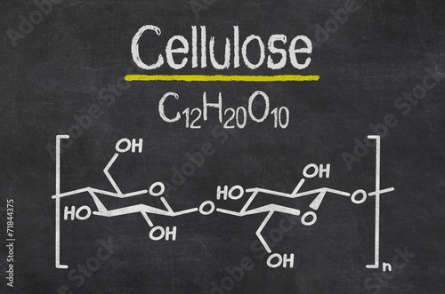 Schiefertafel mit der chemischen Formel von Cellulose