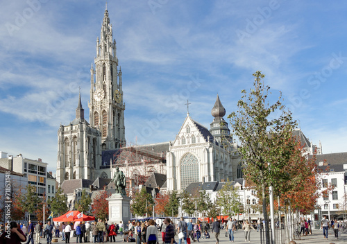 Marktplatz an der Liebfrauenkathedrale Antwerpen