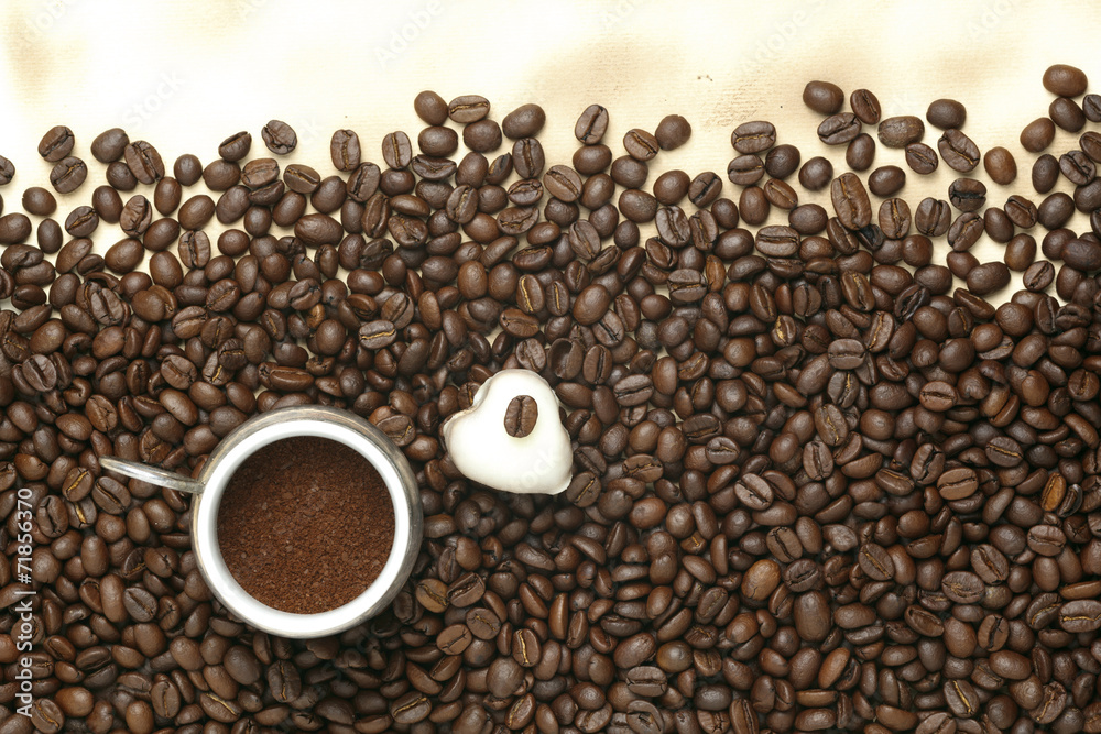 Naklejka premium Caffe edition, coffee beans on old paper