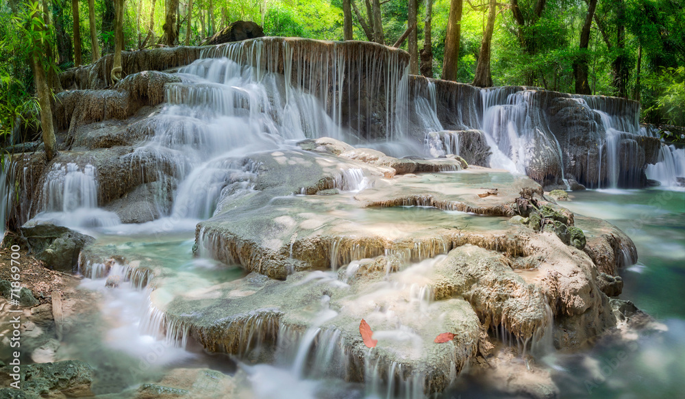 Fototapeta premium Huay Mae Kamin Waterfall at Kanchanaburi province, Thailand