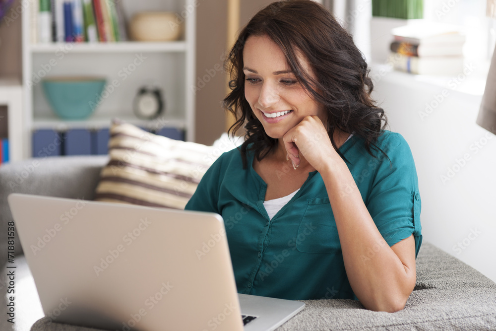 Staying online by new technology Staying online by new technology