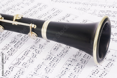 Foto Detail of clarinet and notes