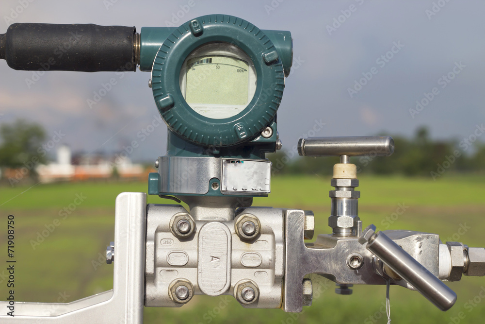 Pressure transmitter in oil and gas process Pressure transmitter in oil and gas process