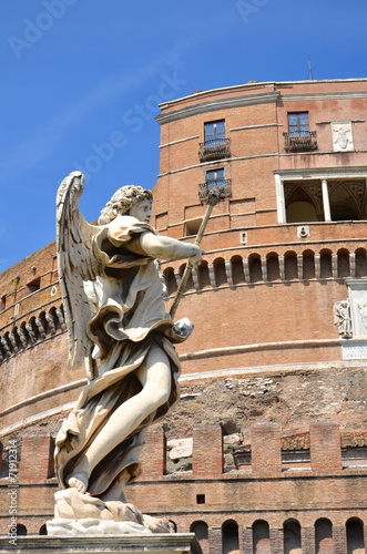 Majestatyczny zamek św. Anioła w Rzymie, Włochy #71912314