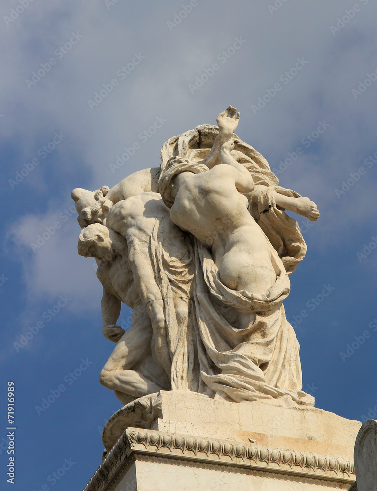 Le sacrifice - Monument Victor Emmanuel II à Rome