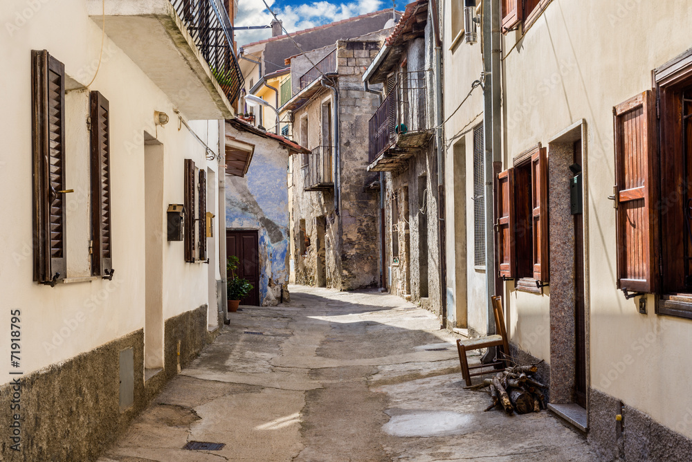 Sardegna, Tonara in provincia di Nuoro, strada nel centro