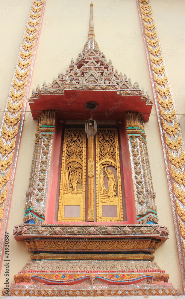 Fototapeta premium Temple window at Wat tadong, Lum ta sao, Wangnoi, Ayutthaya