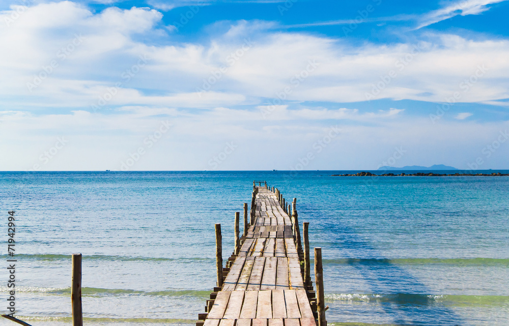 Fototapeta premium Contemplating the Sea Boardwalk Admire
