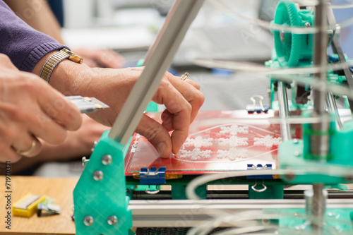 Peeling off 3D print