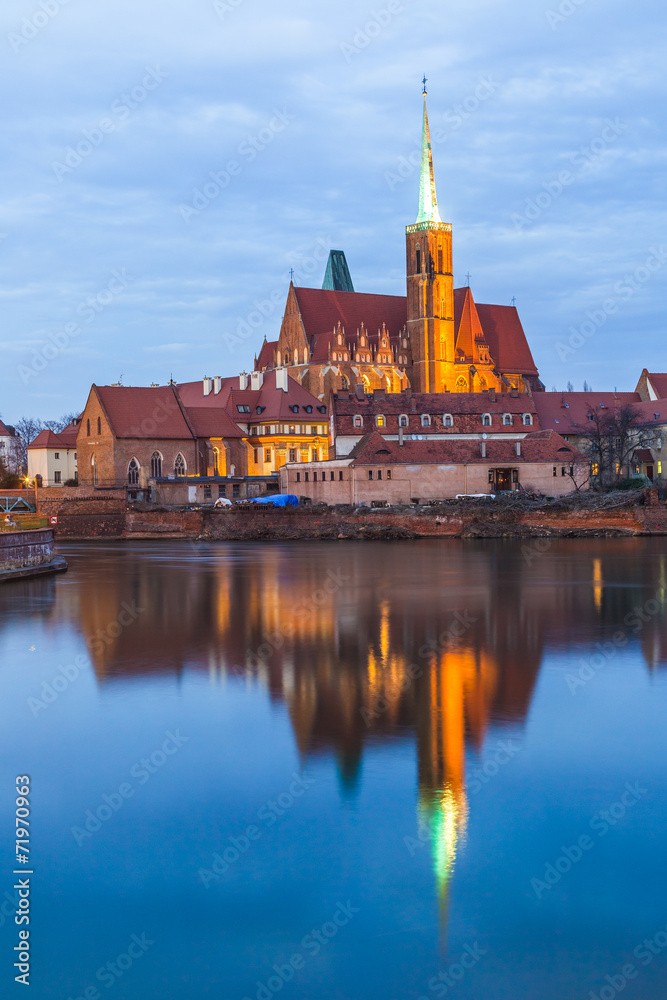 Obraz premium Cathedral Island in the evening Wroclaw, Poland