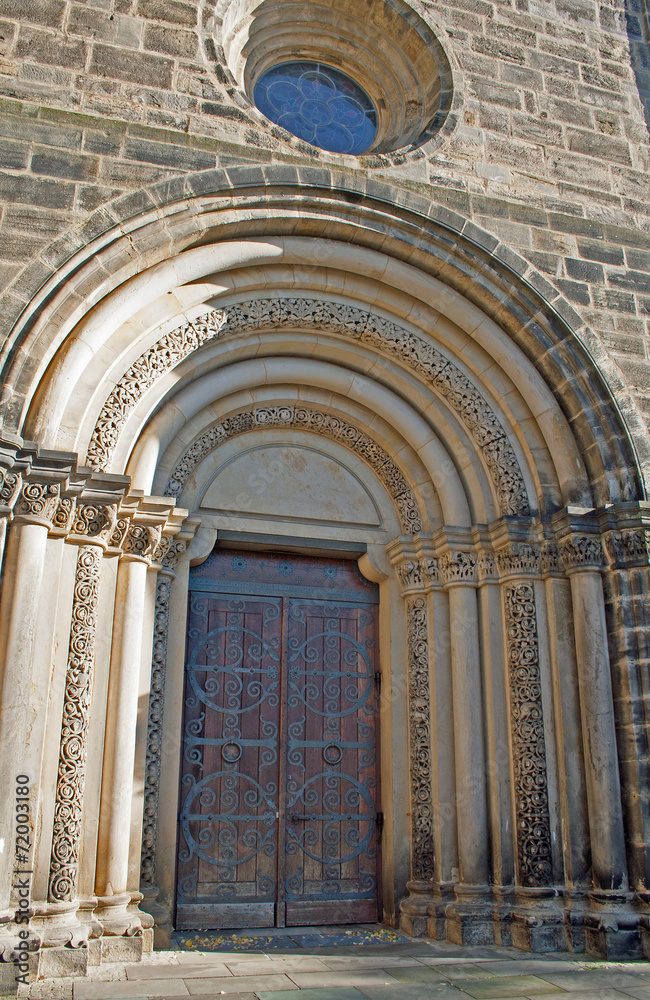 Helmstedt: Portal der Klosterkirche (1176, Niedersachsen)