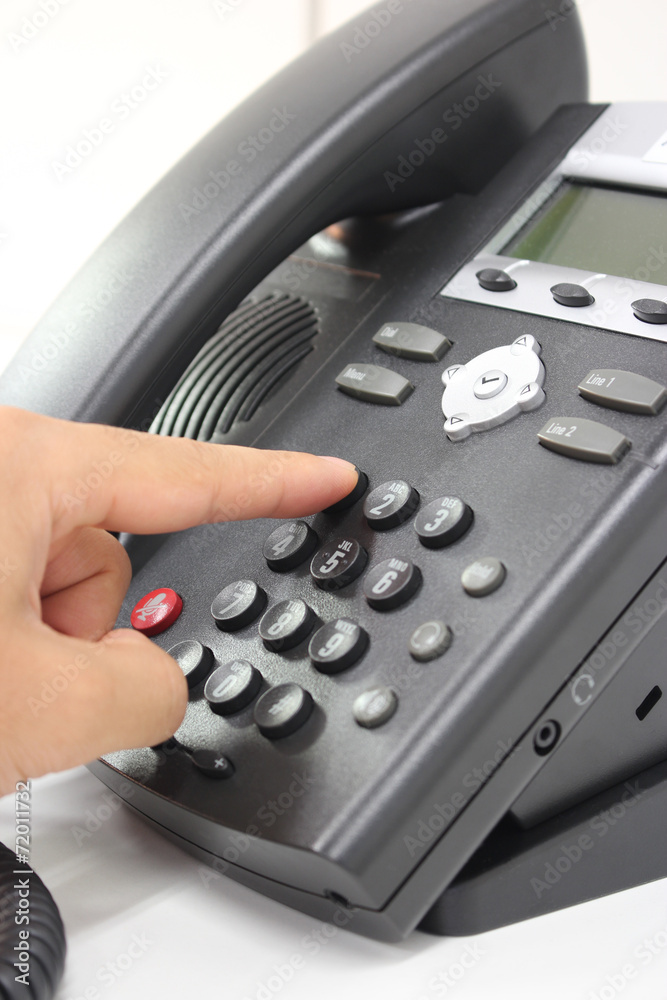 電話をかける　making a phone call