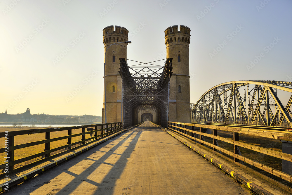 Most kratowy, zabytkowy most drogowy, Tczew, Polska - obrazy, fototapety, plakaty 