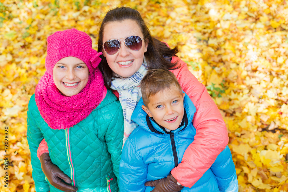 Fototapeta premium Family relaxing in park