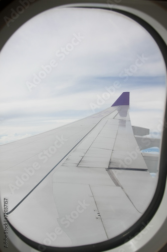 Airplane window channel