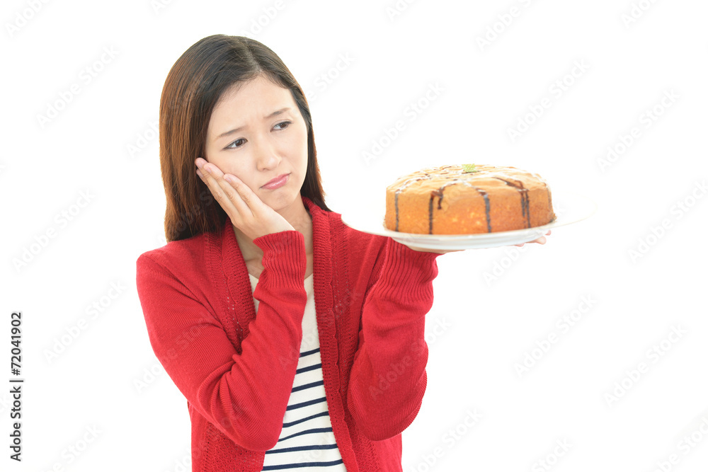 困惑した表情の女性